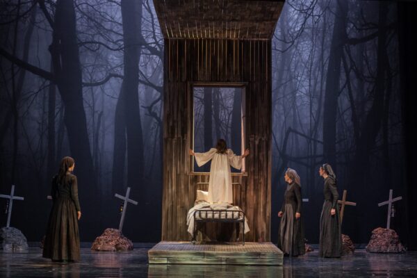 Teatrul Toma Caragiu Ploiesti-Vrajitoarele din Salem